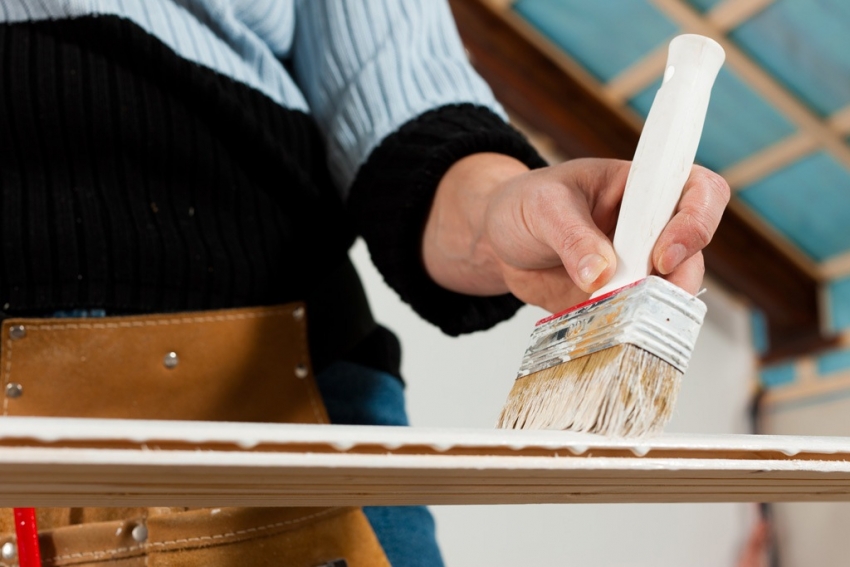Alkidne boje za drvo imaju visoku razinu hidrofobnih svojstava, pa su idealne za vanjsku upotrebu Alkidne boje za drvo imaju visoku razinu hidrofobnih svojstava, pa su idealne za vanjsku upotrebu