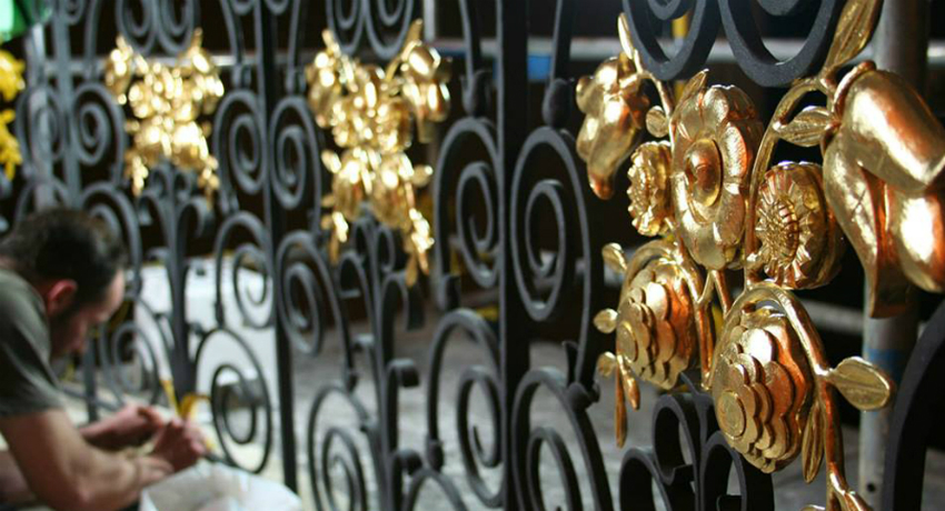 Untuk melindungi produk palsu dari kesan agen atmosfera, perlu memilih cat yang sesuai untuk logam Untuk melindungi produk palsu dari kesan agen atmosfera, perlu memilih cat yang sesuai untuk logam