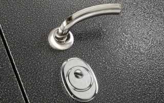 צבע פטיש למתכת ויתרונות השימוש בו