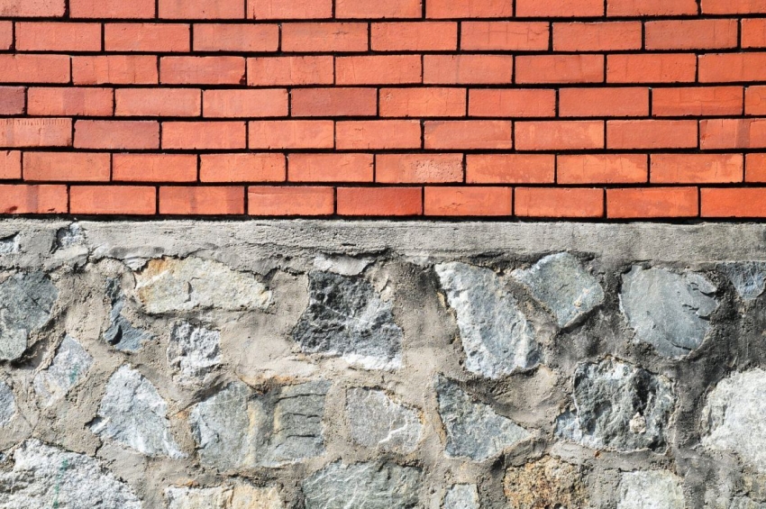 Το θεμέλιο του κτηρίου μπορεί να αφεθεί χωρίς επένδυση μόνο εάν έχει κατασκευαστεί ενισχυμένη στεγανοποίηση Το θεμέλιο του κτηρίου μπορεί να αφεθεί χωρίς επένδυση μόνο εάν έχει κατασκευαστεί ενισχυμένη στεγανοποίηση