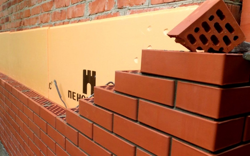 Η μόνωση της βάσης του υπογείου από το εξωτερικό με penoplex μπορεί να γίνει ανεξάρτητα χρησιμοποιώντας κόλλα υψηλής ποιότητας Η μόνωση της βάσης του υπογείου από το εξωτερικό με penoplex μπορεί να γίνει ανεξάρτητα χρησιμοποιώντας κόλλα υψηλής ποιότητας