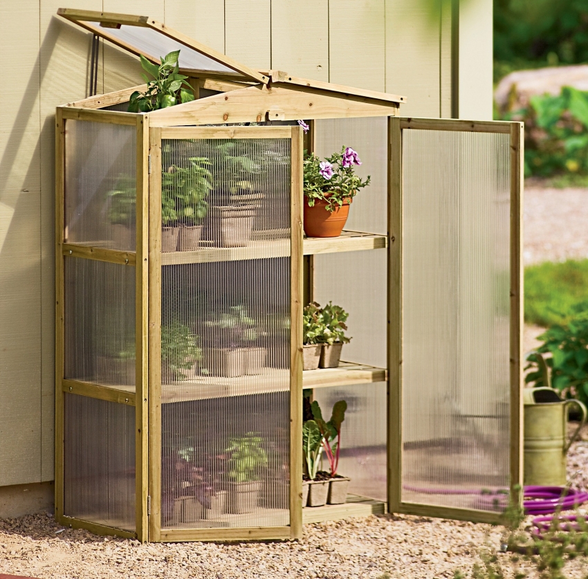 Et eksempel på en vellykket implementering av et veggmontert drivhus for dyrking av frøplanter Et eksempel på en vellykket implementering av et veggmontert drivhus for dyrking av frøplanter