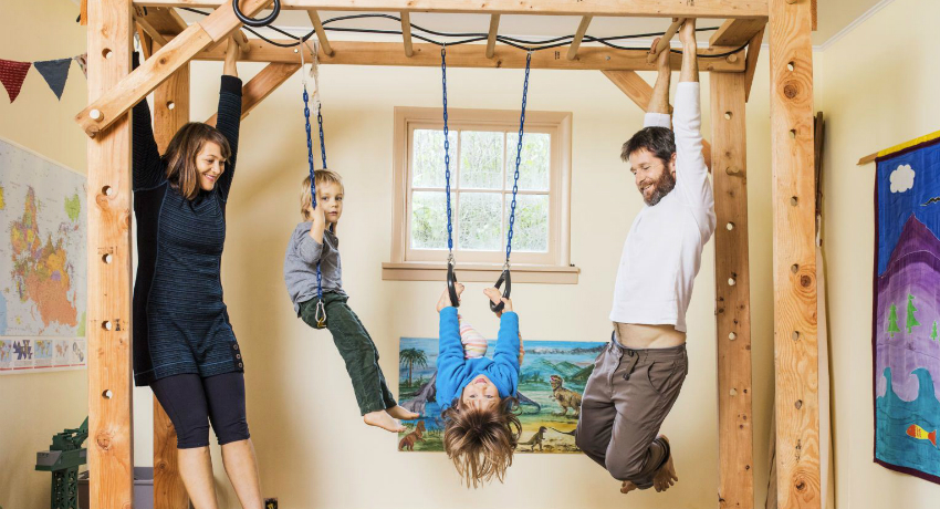 Una paret sueca per a un apartament és una opció excel·lent per mantenir i desenvolupar la salut física dels nens Mur suec per a nens a l'apartament: un ajudant per al desenvolupament físic del nen