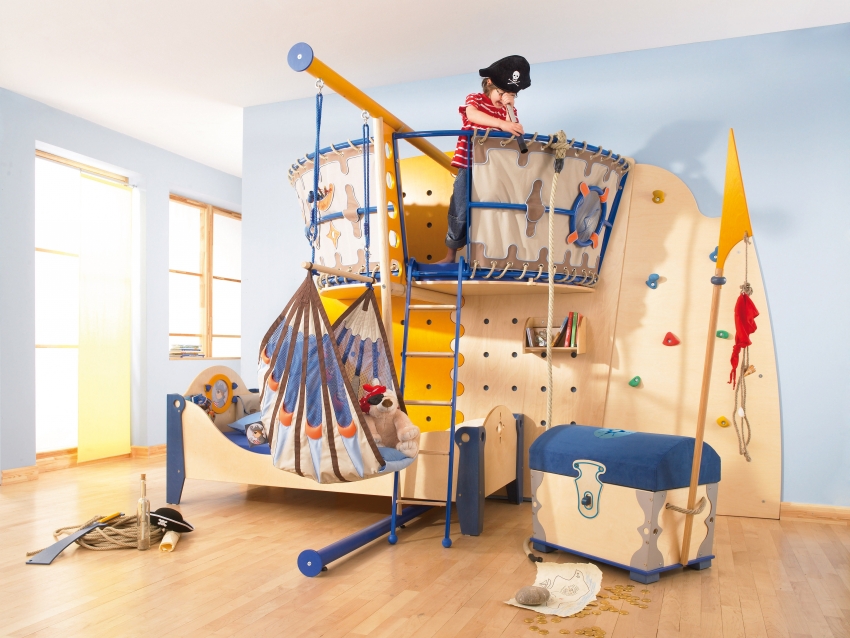 És possible que el complex esportiu infantil no sembli una paret tradicional sueca, sinó que sigui un racó esportiu combinat amb una interessant zona de jocs És possible que el complex esportiu infantil no sembli una paret tradicional sueca, sinó que sigui un racó esportiu combinat amb una interessant zona de jocs