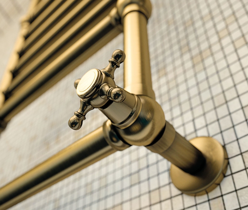 Amplasarea unei bare de prosoape încălzite cu apă trebuie luată în considerare în timpul revizuirii spațiilor Amplasarea unei bare de prosoape încălzite cu apă trebuie luată în considerare în timpul revizuirii spațiilor