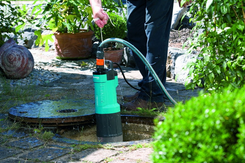 การทำความสะอาดหลุมระบายด้วยปั๊มอุจจาระ การทำความสะอาดหลุมระบายด้วยปั๊มอุจจาระ