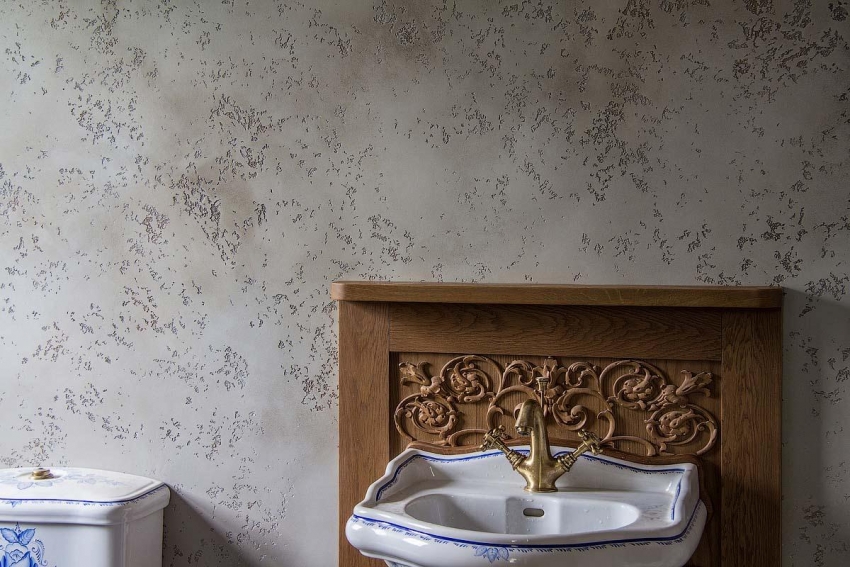 Da bi se postigla dubina završetka teksturirane žbuke, potrebno je koristiti sastave različitih boja i nijansi te način nanošenja potkornjaka Da bi se postigla dubina završetka teksturirane žbuke, potrebno je koristiti sastave različitih boja i nijansi te način nanošenja potkornjaka