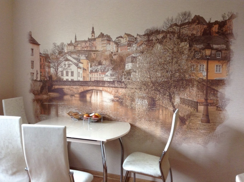 Fresky môžu byť buď plné, orámované rámom alebo umelým kameňom alebo s nerovnými hranami. Fresky môžu byť buď plné, orámované rámom alebo umelým kameňom alebo s nerovnými hranami.