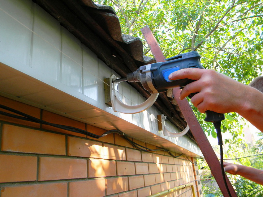 Per evitar deformacions de l’estructura, cal calcular correctament la instal·lació d’elements Per evitar deformacions de l’estructura, cal calcular correctament la instal·lació d’elements