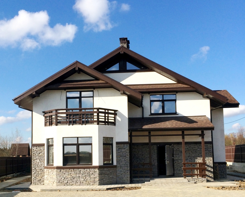 Dekorativna žbuka koristi se za ukrašavanje zgrada u bilo kojem stilu - od visokotehnoloških do rustikalnih Dekorativna žbuka koristi se za ukrašavanje zgrada u bilo kojem stilu - od visokotehnoloških do rustikalnih