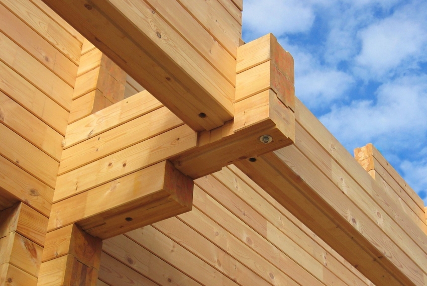 Når du bygger et badehus av tre, er det verdt å velge bare maling av høy kvalitet til utendørs arbeid for å forlenge bygningens levetid og beskytte materialet mot negativ mekanisk og atmosfærisk påvirkning Når du bygger et badehus av tre, er det verdt å velge bare maling av høy kvalitet til utendørs arbeid for å forlenge bygningens levetid og beskytte materialet mot negativ mekanisk og atmosfærisk påvirkning