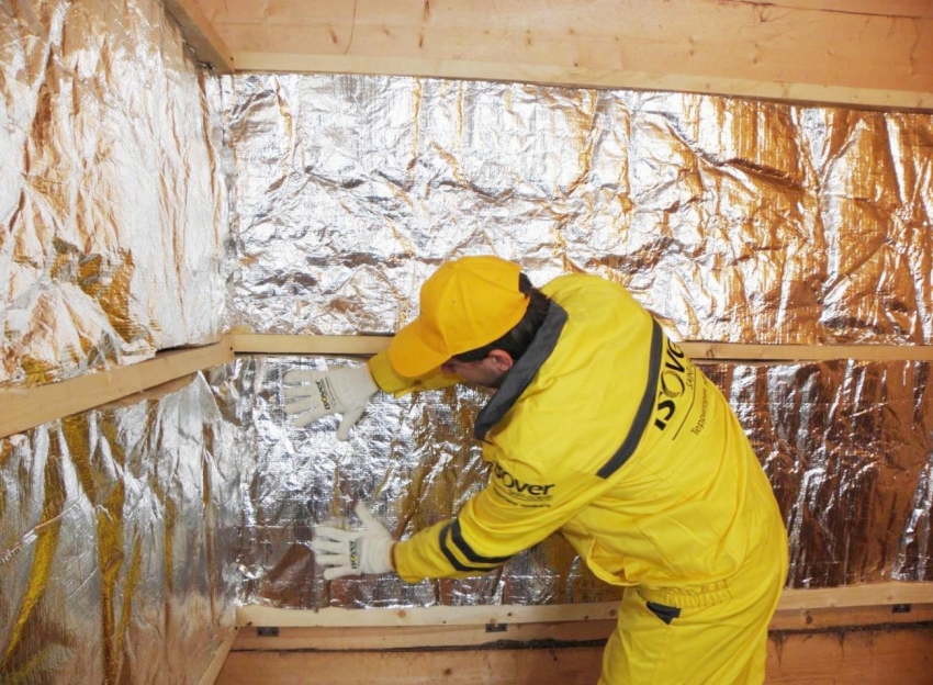 Bad bygget av skumblokker eller luftbetong krever et ekstra lag med varmeisolator Bad bygget av skumblokker eller luftbetong krever et ekstra lag med varmeisolator