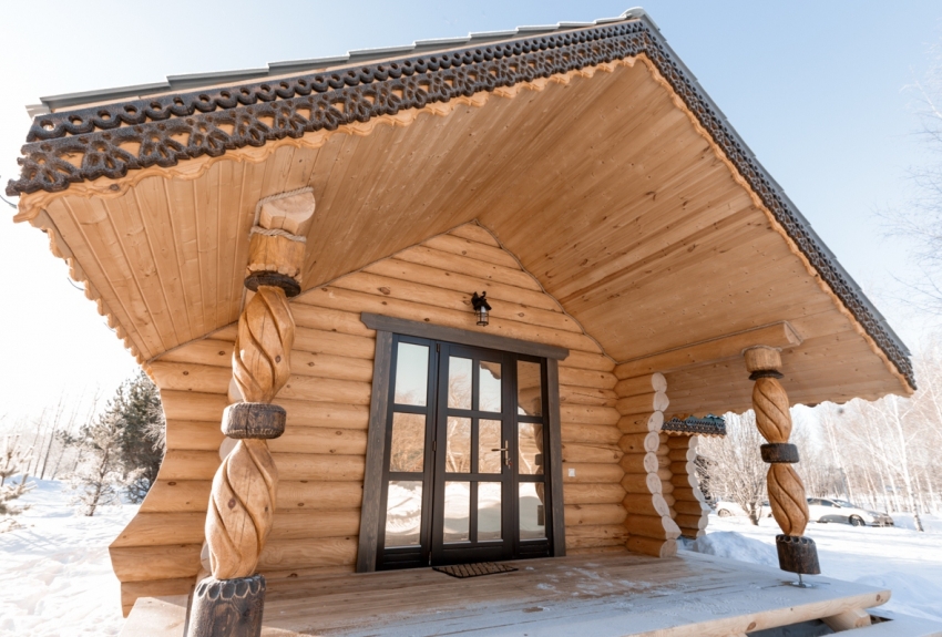 Det russiske badet regnes som en av de mest populære typene badstuer, som er preget av et høyt nivå av luftfuktighet. Det russiske badet regnes som en av de mest populære typene badstuer, som er preget av et høyt nivå av luftfuktighet.