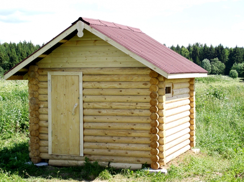 Et badehus bygget i tilstrekkelig avstand fra huset er mye tryggere når det gjelder brannsikring Et badehus bygget i tilstrekkelig avstand fra huset er mye tryggere når det gjelder brannsikring