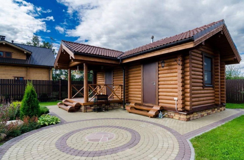 Det russiske badet fra en bar regnes som et av de mest pålitelige og miljøvennlige, men krever spesiell oppmerksomhet når du ordner varme- og dampisolasjon Det russiske badet fra en bar regnes som et av de mest pålitelige og miljøvennlige, men krever spesiell oppmerksomhet når du ordner varme- og dampisolasjon