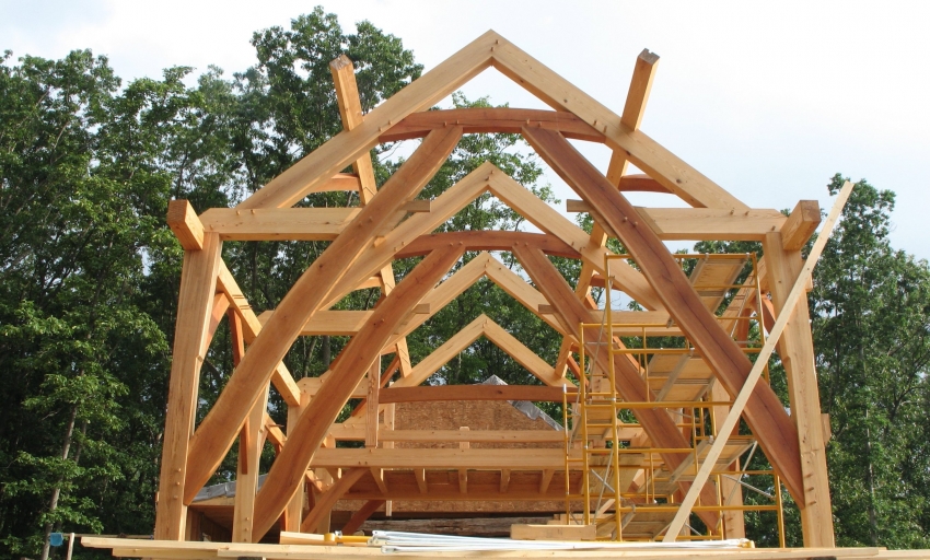 Farmy sa najpohodlnejšie zhromažďujú priamo na zemi a potom ich zdvihnú a zaistia Farmy sa najpohodlnejšie zhromažďujú priamo na zemi a potom ich zdvihnú a zaistia