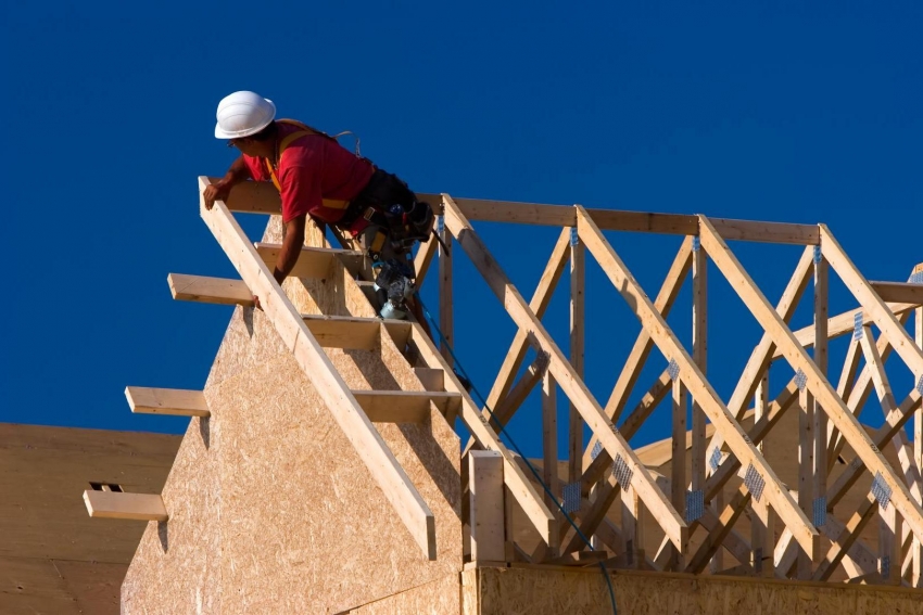 Strešný krokvový systém má svoje vlastné konfiguračné vlastnosti, ktoré je potrebné brať do úvahy pri plánovaní a stavbe Strešný krokvový systém má svoje vlastné konfiguračné vlastnosti, ktoré je potrebné brať do úvahy pri plánovaní a stavbe