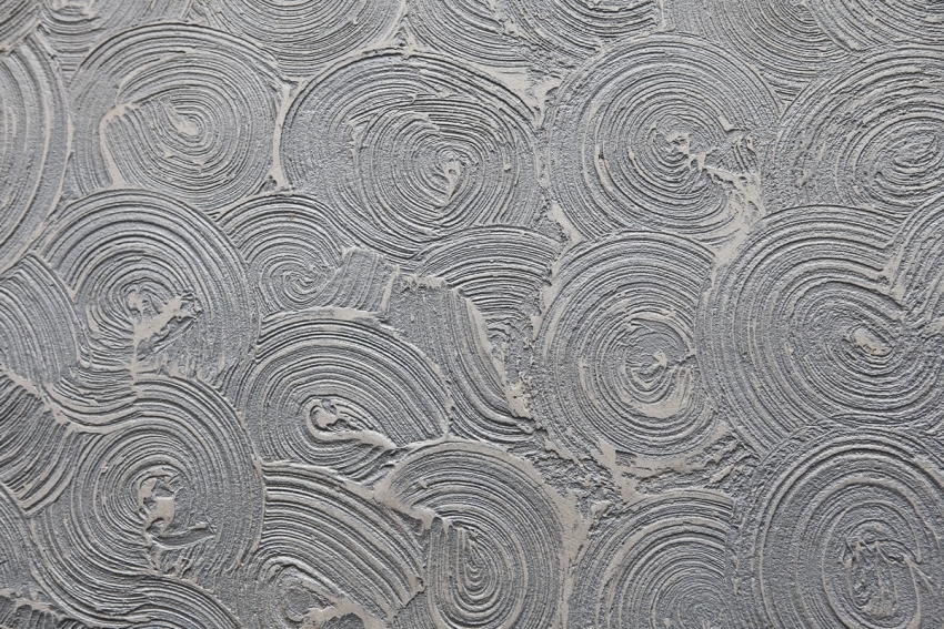 Teksturirana površina stvara se pomoću posebnih alata, kao i improviziranih sredstava Teksturirana površina stvara se pomoću posebnih alata, kao i improviziranih sredstava