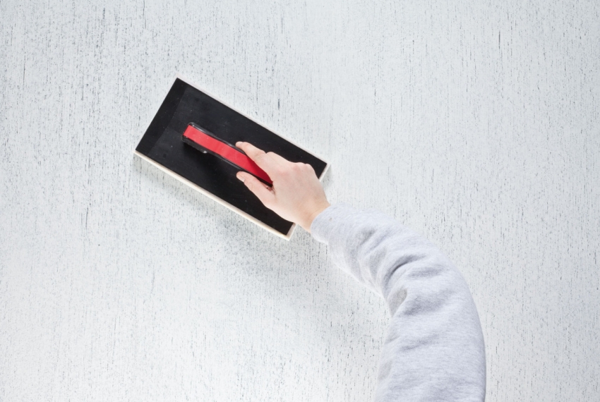 Tekstura kornjaša od gipsa stvara se pomoću posebnog plovka Tekstura kornjaša od gipsa stvara se pomoću posebnog plovka