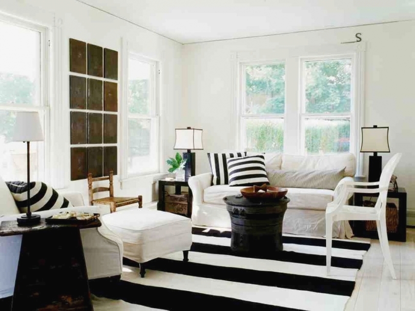 Für weiße Tapeten zum Malen sollten Sie nur hochwertige Farbstoffe wählen, damit die Farbe über einen langen Zeitraum hell ist Für weiße Tapeten zum Malen sollten Sie nur hochwertige Farbstoffe wählen, damit die Farbe über einen langen Zeitraum hell ist