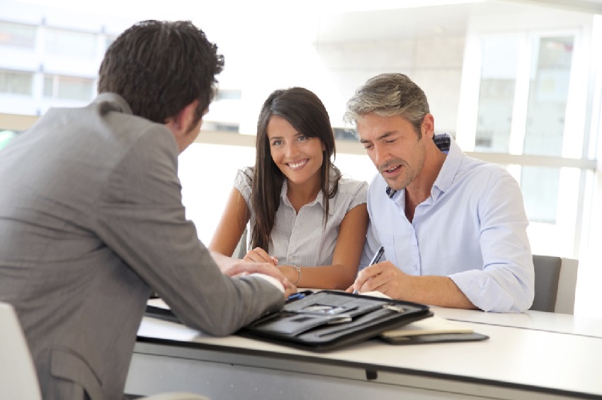 Neke banke pružaju odgođena plaćanja zajma Neke banke pružaju odgođena plaćanja zajma