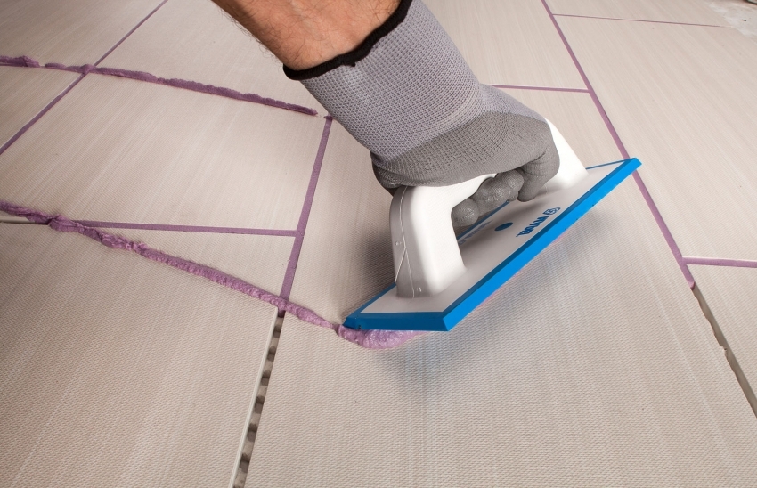 Ανάλογα με το χρωματικό σχήμα του επιλεγμένου εσωτερικού, με τη βοήθεια του ενέματος, μπορείτε να τονίσετε πλεονεκτικά την πρωτοτυπία της τοποθέτησης πλακιδίων Ανάλογα με το χρωματικό σχήμα του επιλεγμένου εσωτερικού, με τη βοήθεια του ενέματος, μπορείτε να τονίσετε πλεονεκτικά την πρωτοτυπία της τοποθέτησης πλακιδίων