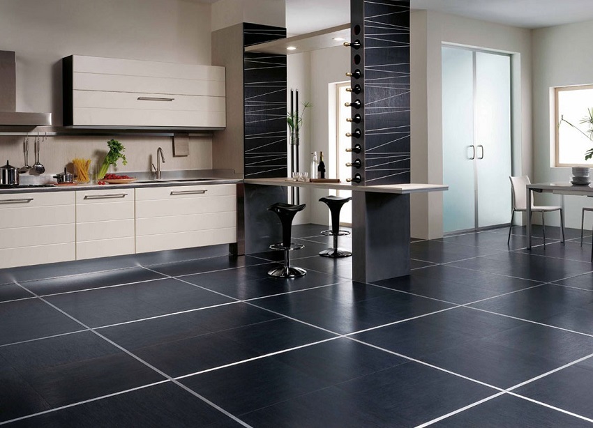 Matta mustat laatat keittiön lattiaan Matta mustat laatat keittiön lattiaan
