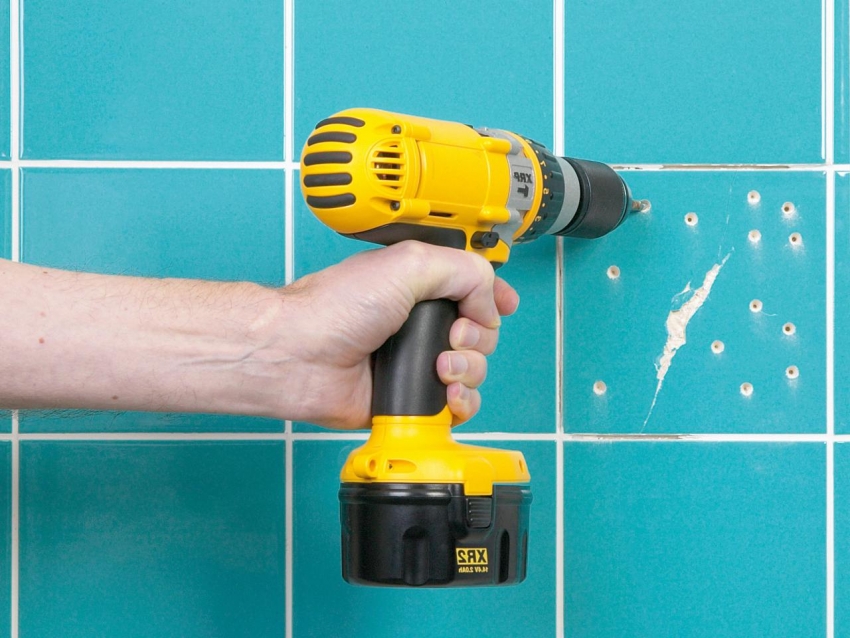 Τα κατεστραμμένα στοιχεία της παλιάς επίστρωσης πρέπει να αφαιρεθούν ή να χαραχθούν για να βελτιωθεί η πρόσφυση. Τα κατεστραμμένα στοιχεία της παλιάς επίστρωσης πρέπει να αφαιρεθούν ή να χαραχθούν για να βελτιωθεί η πρόσφυση.