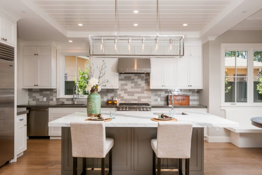 סוג הבנייה של מתלה-פינים מתאים לתקרות גבוהות, מכיוון שהוא מצמצם משמעותית את שטח החדר סוג הבנייה של מתלה-פינים מתאים לתקרות גבוהות, מכיוון שהוא מצמצם משמעותית את שטח החדר