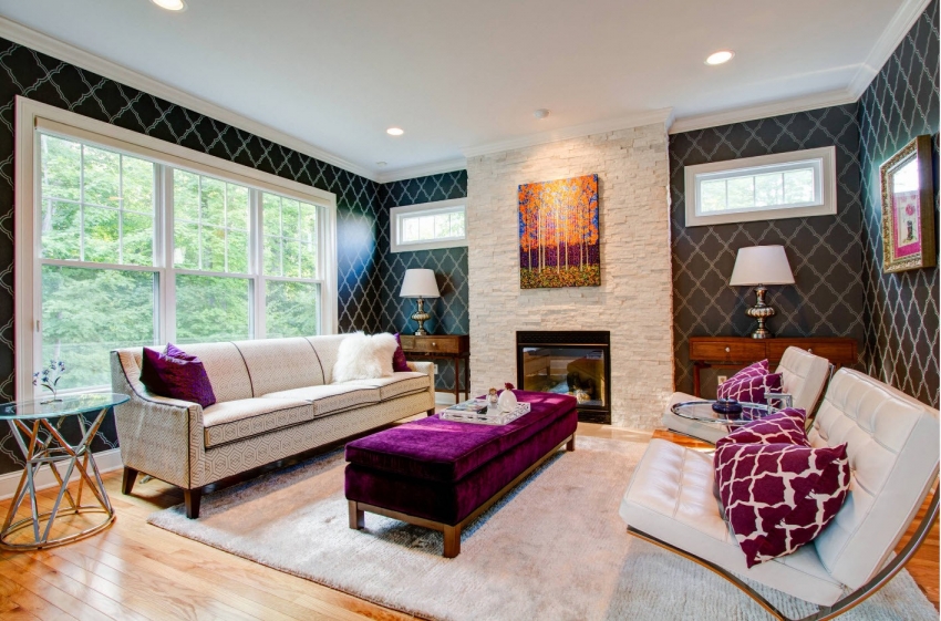 Черно-белите тапети трябва да се използват с повишено внимание, тъй като е важно да не се прекалява с монохромните нюанси във вътрешността на стаята. Черно-белите тапети трябва да се използват с повишено внимание, тъй като е важно да не се прекалява с монохромните нюанси във вътрешността на стаята.