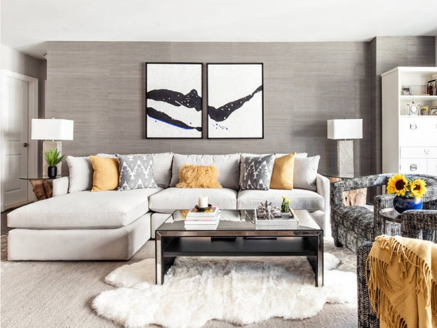 Текстилните текстурирани тапети често се използват за украса на хол. Текстилните текстурирани тапети често се използват за украса на хол.