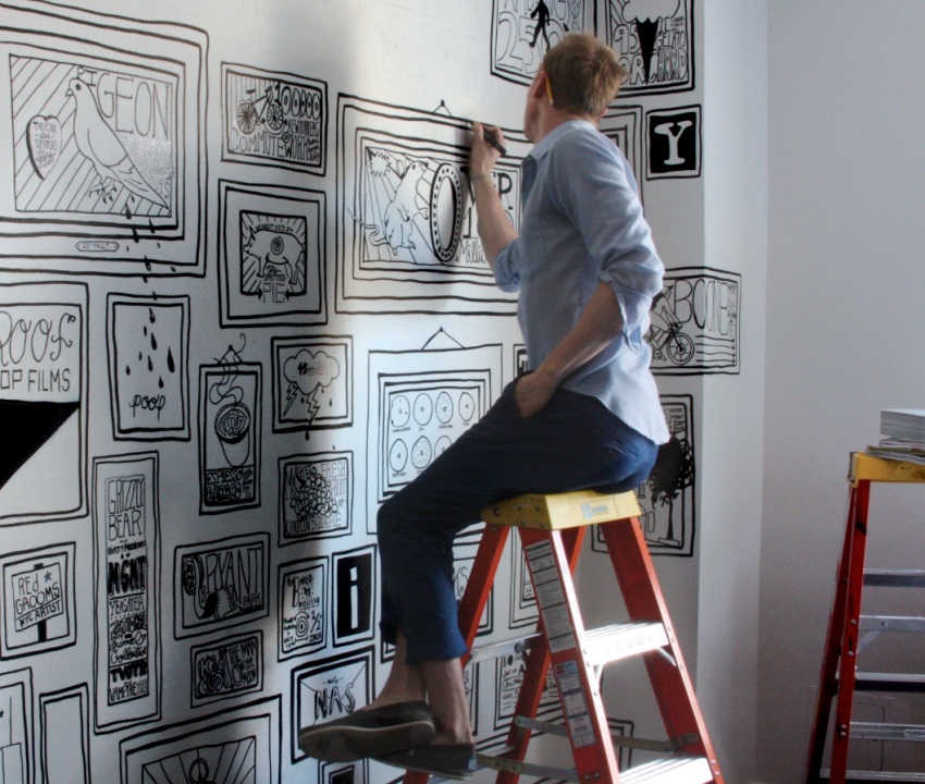 Original tegning på veggen i form av innrammede malerier Original tegning på veggen i form av innrammede malerier