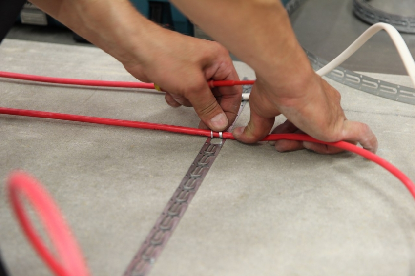 Bei der Auswahl von Spezialisten für die Installation eines warmen Bodens sollten Benutzerbewertungen eingeholt werden, um zunächst die Qualität der Arbeit sicherzustellen Bei der Auswahl von Spezialisten für die Installation eines warmen Bodens sollten Benutzerbewertungen eingeholt werden, um zunächst die Qualität der Arbeit sicherzustellen