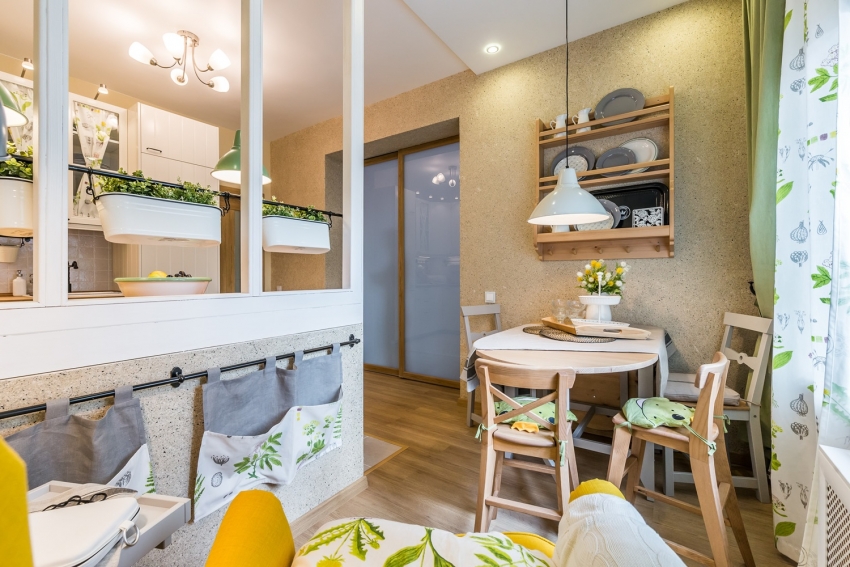 Nagy teljesítményének köszönhetően a folyékony tapéták használhatók a konyhában, de csak jó szellőzés mellett. Nagy teljesítményének köszönhetően a folyékony tapéták használhatók a konyhában, de csak jó szellőzés mellett.