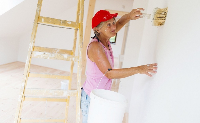 A folyékony tapéta élettartamának meghosszabbítása érdekében a felületet alapozás előtt meg kell alapozni. A folyékony tapéta élettartamának meghosszabbítása érdekében a felületet alapozás előtt meg kell alapozni.