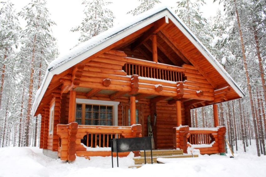 Håndværkernes kvalifikationer til konstruktion af et bad fra en afbarket bjælke er en vigtig faktor, da det er ret vanskeligt at montere bjælkerne tæt på grund af træets ujævne overflade. Håndværkernes kvalifikationer til konstruktion af et bad fra en afbarket bjælke er en vigtig faktor, da det er ret vanskeligt at montere bjælkerne tæt på grund af træets ujævne overflade.