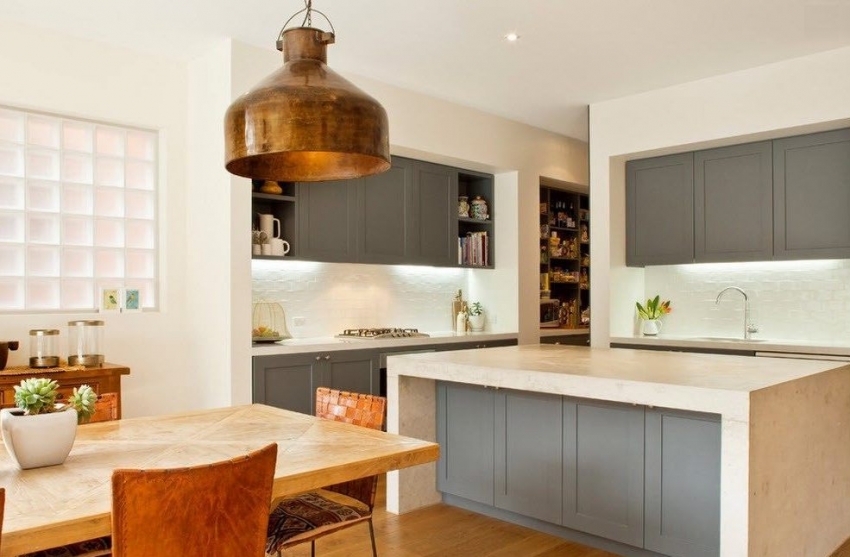 Mielenkiintoisten valaistusratkaisujen avulla voit korostaa muovista keittiöesiliinaa Mielenkiintoisten valaistusratkaisujen avulla voit korostaa muovista keittiöesiliinaa