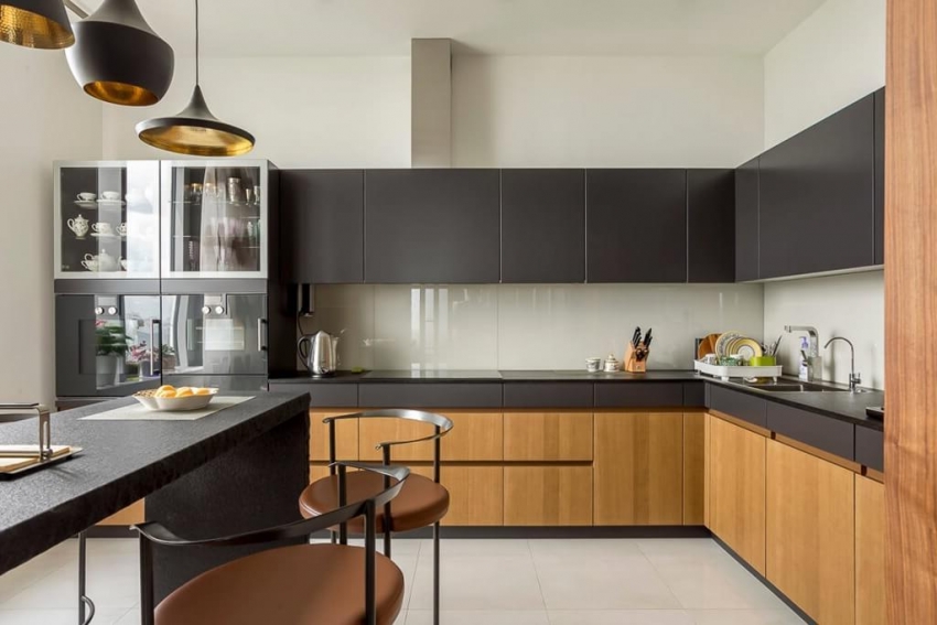 Polykarbonaattilevyistä valmistetut keittiöesiliinat voivat olla mattapintaisia, kiiltäviä tai kuvioituja Polykarbonaattilevyistä valmistetut keittiöesiliinat voivat olla mattapintaisia, kiiltäviä tai kuvioituja