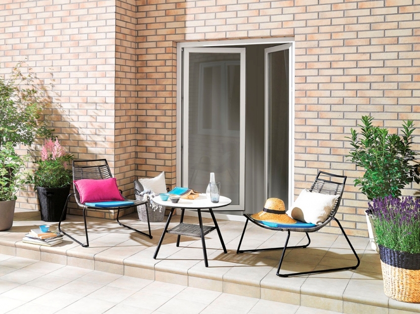 Klinkkerilaatat suojaavat rakennuksen seiniä sään ja auringonvalon vastustuskyvyn vuoksi Klinkkerilaatat suojaavat rakennuksen seiniä sään ja auringonvalon vastustuskyvyn vuoksi