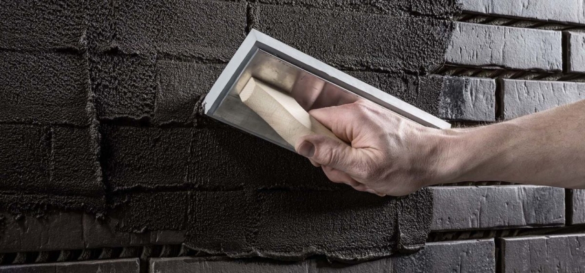 Jotta vuorausaumat olisivat siistit ja laadukkaat, kannattaa pinta huolellisesti valmistella Jotta vuorausaumat olisivat siistit ja laadukkaat, kannattaa pinta huolellisesti valmistella