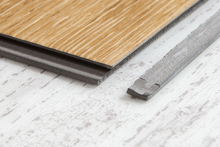 Slotskvartsvinylfliser er universelle med hensyn til installationsmetode og kræver ikke lægning af underlag Slotskvartsvinylfliser er universelle med hensyn til installationsmetode og kræver ikke lægning af underlag