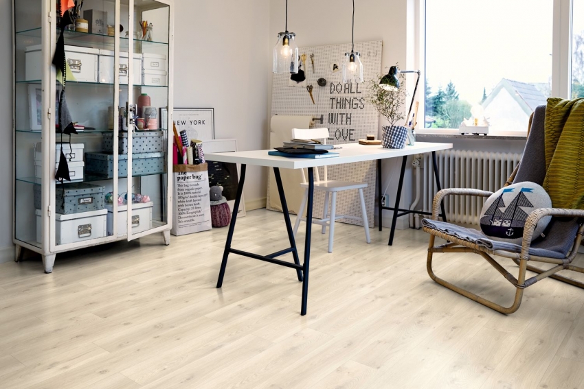 Sortimentet af størrelsesområdet for kvartsvinylfliser er ret bredt, hvilket giver dig mulighed for at bruge materialet til efterbehandling af ethvert rum Sortimentet af størrelsesområdet for kvartsvinylfliser er ret bredt, hvilket giver dig mulighed for at bruge materialet til efterbehandling af ethvert rum