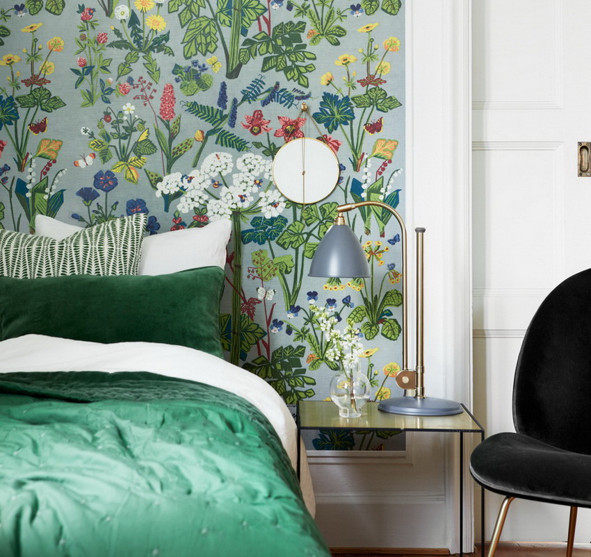 Ang wallpaper sa batayang papel ay may posibilidad na mabilis na mawala, kaya mas mabuti na huwag idikit ang mga maliliwanag na canvase sa maaraw na bahagi Ang wallpaper sa batayang papel ay may posibilidad na mabilis na mawala, kaya mas mabuti na huwag idikit ang mga maliliwanag na canvase sa maaraw na bahagi