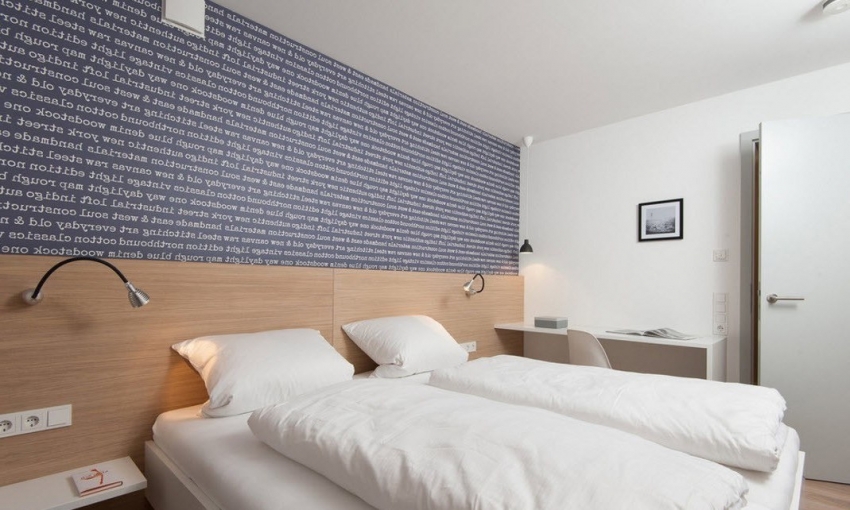 Ang acrylic wallpaper ay may mas mahabang buhay sa serbisyo na kaibahan sa papel Ang acrylic wallpaper ay may mas mahabang buhay sa serbisyo na kaibahan sa papel