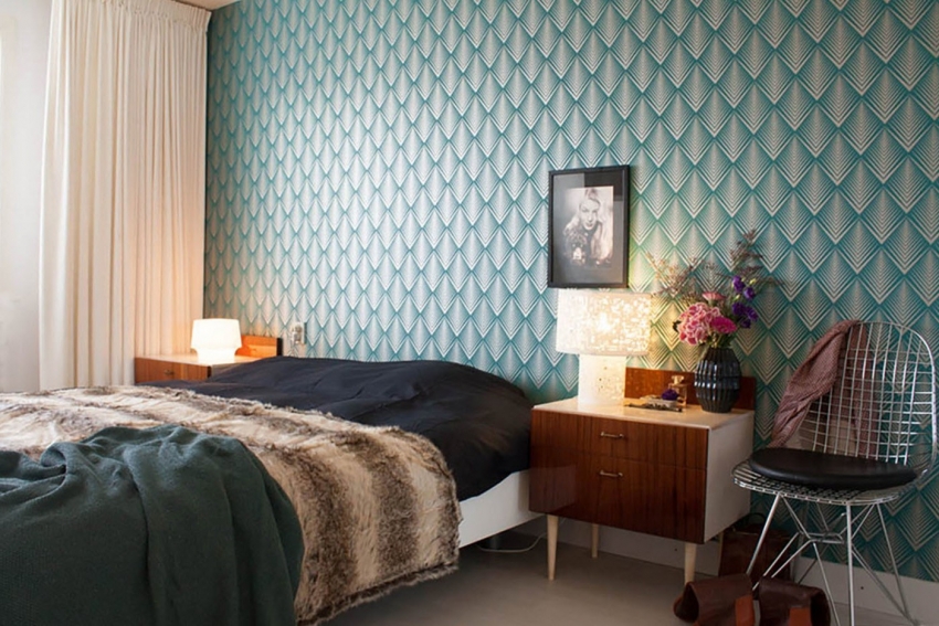 Ang bentahe ng hindi hinabi na wallpaper ay ang kawalan ng mga bula ng hangin kapag nakadikit Ang bentahe ng hindi hinabi na wallpaper ay ang kawalan ng mga bula ng hangin kapag nakadikit