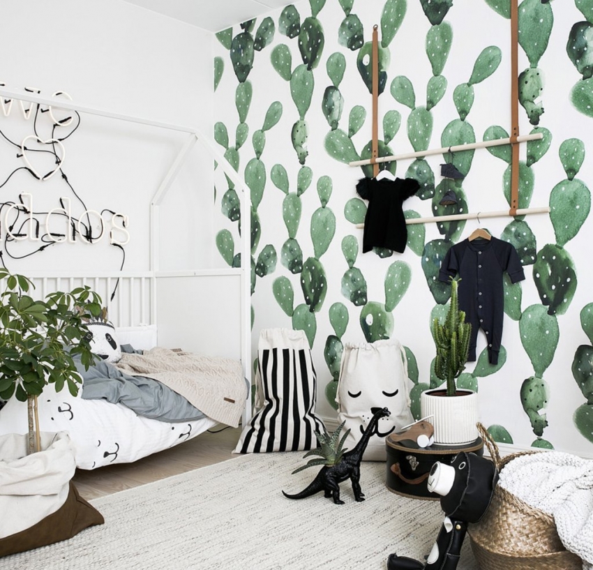 Ang wallpaper ng taga-disenyo ay mas mahal kaysa sa iba pang mga pagtatapos, ngunit pinapayagan kang lumikha ng isang eksklusibo at hindi pangkaraniwang interior Ang wallpaper ng taga-disenyo ay mas mahal kaysa sa iba pang mga pagtatapos, ngunit pinapayagan kang lumikha ng isang eksklusibo at hindi pangkaraniwang interior