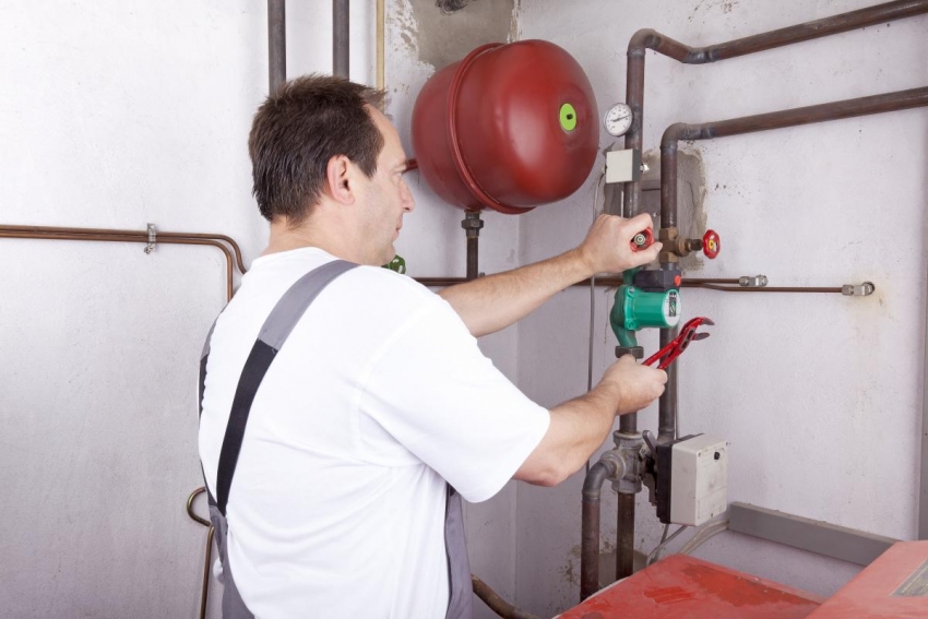 שיטת הזרקת הנוזל התרמי תלויה בסוג מערכת החימום שיטת הזרקת הנוזל התרמי תלויה בסוג מערכת החימום