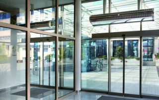 Термична завеса на входната врата: ключът към създаването на комфортен микроклимат