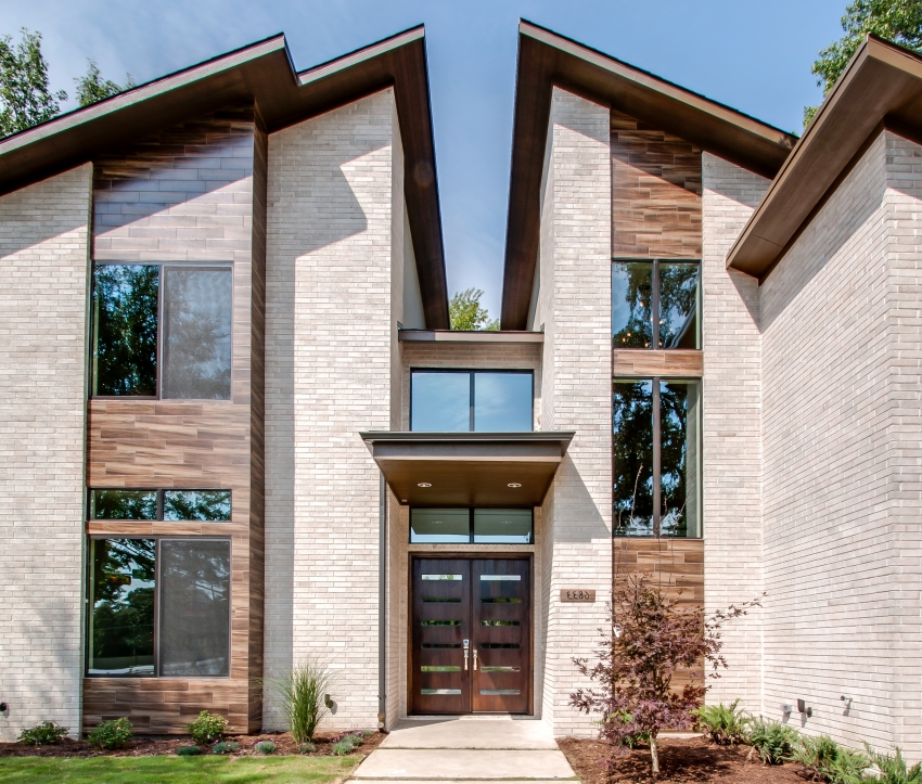 Eingangstüren mit thermischer Trennung haben eine ziemlich schwere Struktur, so dass der Bauherr für die regelmäßige Schmierung der Scharniere sorgt Eingangstüren mit thermischer Trennung haben eine ziemlich schwere Struktur, so dass der Bauherr für die regelmäßige Schmierung der Scharniere sorgt