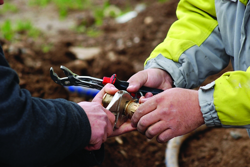 Do instalacji wodno-kanalizacyjnej stosuje się rury wykonane z polietylenu lub metaloplastiku Do instalacji wodno-kanalizacyjnej stosuje się rury wykonane z polietylenu lub metaloplastiku